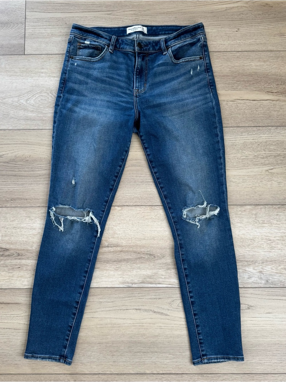 Abercrombie & Fitch Skinny Mid Rise Distressed Jeans size 10 Regular